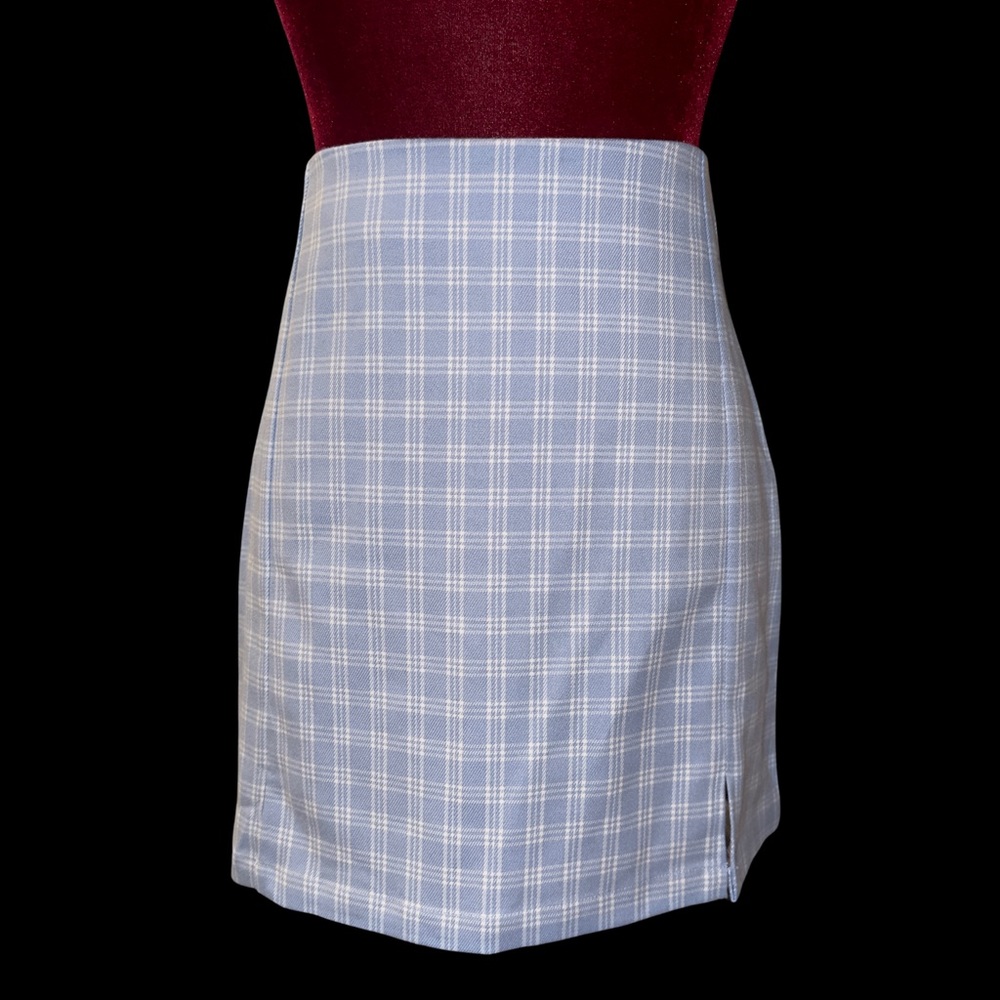BRANDY MELVILLE WOMEN’S BLUE PLAID CARA SKIRT